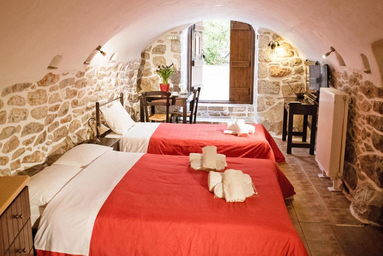 Guesthouse Toxotis Pírgos Dhiroú Extérieur photo